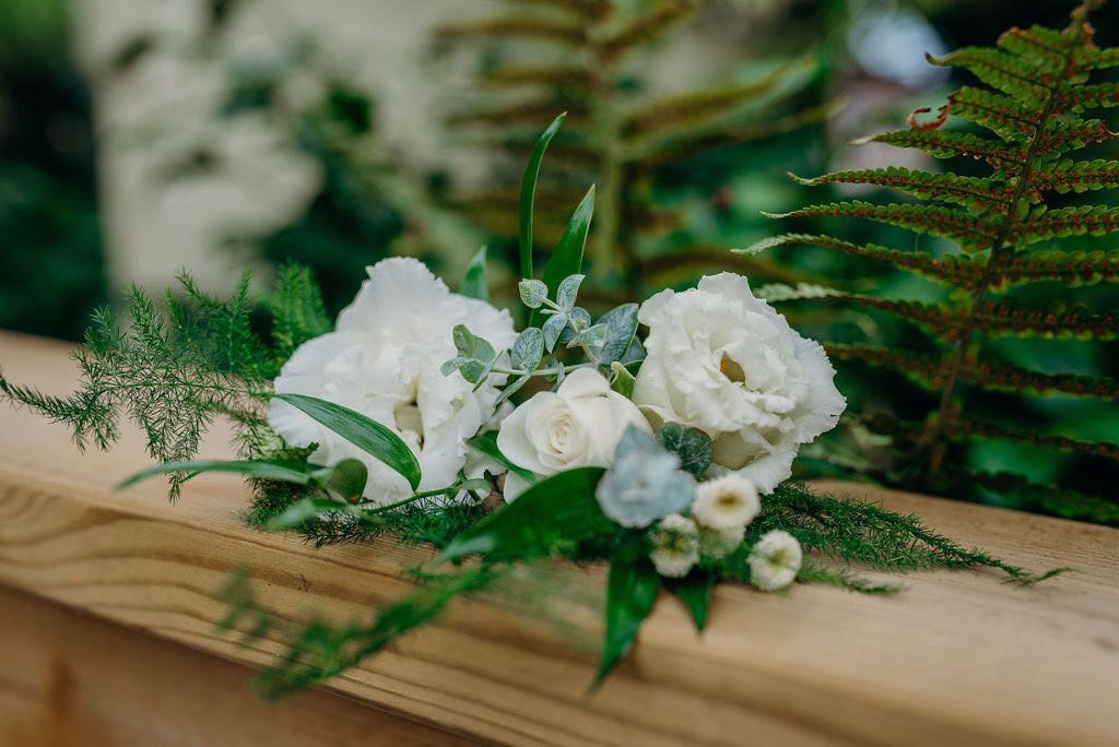 White wedding flowers for button hole
