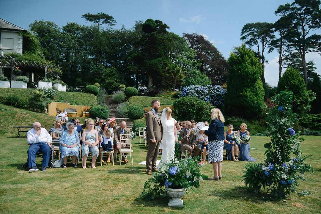 Summer wedding in the garden
